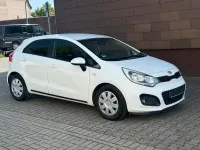 Gebraucht Kia Rio 86 PS (63 kW) 2014 Weiß Limousine