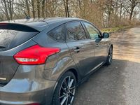Gebraucht Ford Focus 125 PS (91 kW) 2017 Schwarz Kleinwagen