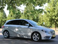 Gebraucht Mercedes B180 122 PS (89 kW) 2014 Polarsilber  metalliclack Kleinwagen