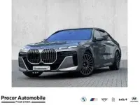 Gebraucht BMW 740 299 PS (219 kW) 2025 Grau (oxidgrau) Limousine