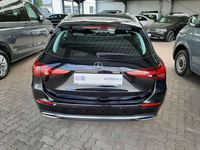 Gebraucht Mercedes C300e 197 PS (144 kW) 2024 Black metallic Kombi