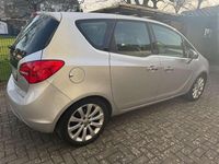 Gebraucht Opel Meriva Innovation 101 PS (74 kW) 2012 Silber Van / Kleinbus