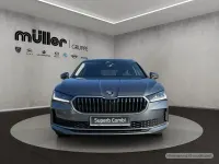 Neu Skoda Superb LAURIN & KLEMENT 204 PS (150 kW) 2025 Grau Kombi