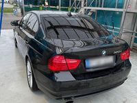 Używany BMW 320 184 KM (135 kW) 2011 Czarny Sedan/Limuzyna