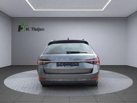 Gebraucht Skoda Superb Style 150 PS (110 kW) 2023 Grau Kombi