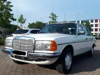 Gebraucht Mercedes E280 177 PS (130 kW) 1976 Weiß Limousine