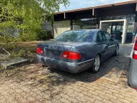 Gebraucht Mercedes E430 279 PS (205 kW) 1998 Blau Limousine