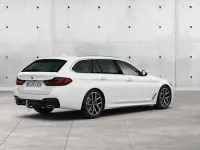 Gebraucht BMW 530 M Sport 286 PS (210 kW) 2023 Weiß Kombi