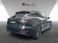 gebraucht Maserati Levante TROFEO MY23 V8 580PS AWD Nero & Rosso