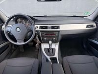 Gebraucht BMW 318 143 PS (105 kW) 2008 Blau Limousine