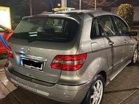 Gebraucht Mercedes B200 140 PS (102 kW) 2008 Grau Van / Kleinbus