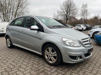 Gebraucht Mercedes B180 109 PS (80 kW) 2011 Silber Van / Kleinbus
