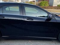 Gebraucht Mercedes A180 122 PS (89 kW) 2012 Schwarz Limousine