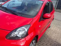 Gebraucht Toyota Aygo 68 PS (50 kW) 2010 Rot Kleinwagen