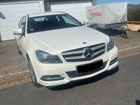 Gebraucht Mercedes 180 156 PS (114 kW) 2012 Weiß Limousine