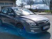 Gebraucht Hyundai i30 105 PS (77 kW) 2010 Grau Kombi