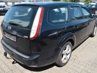 Gebraucht Ford Focus Style 109 PS (80 kW) 2010 Schwarz Limousine