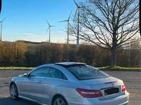 Gebraucht Mercedes E350 AMG line 231 PS (169 kW) 2009 Silber Coupé