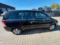 Gebraucht Opel Zafira Innovation 140 PS (102 kW) 2008 Saphirschwarz mi2 Van / Kleinbus