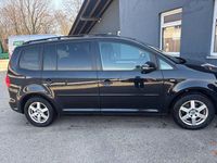 Gebraucht VW Touran Match 105 PS (77 kW) 2013 Schwarz Van / Kleinbus