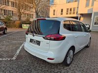 Gebraucht Opel Zafira Active 131 PS (96 kW) 2017 Weiß Van / Kleinbus