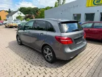 Gebraucht Mercedes B180 Urban 122 PS (89 kW) 2017 Mountaingrau Kleinwagen