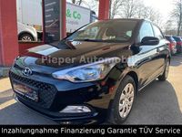Gebraucht Hyundai i20 Classic 75 PS (55 kW) 2016 Schwarz Limousine