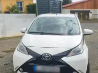 Gebraucht Toyota Aygo 69 PS (50 kW) 2015 Weiß Kleinwagen