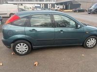 Gebraucht Ford Focus 100 PS (73 kW) 2003 Grün Kleinwagen