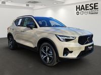 Neu Volvo XC40 Plus 163 PS (119 kW) 2026 Silber SUV