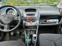 Gebraucht Toyota Aygo 68 PS (50 kW) 2008 Rot Kleinwagen