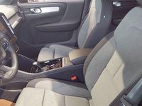 Neu Volvo XC40 Plus 163 PS (119 kW) 2025 Schwarz SUV