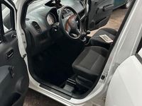 Gebraucht Opel Agila 68 PS (50 kW) 2010 Weiß Kleinwagen