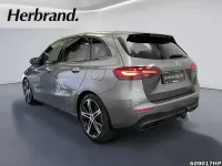 Gebraucht Mercedes B200 Progressive 163 PS (119 kW) 2025 Metalliclack mountaingrau Kleinwagen
