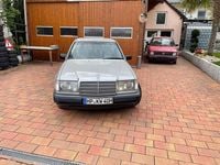 Gebraucht Mercedes E260 160 PS (117 kW) 1987 Silber Limousine