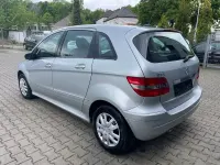 Używany Mercedes B170 116 KM (85 kW) 2006 Srebrny Minivan