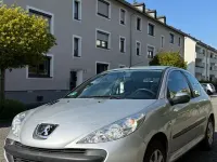 Gebraucht Peugeot 206 75 PS (55 kW) 2010 Silber Limousine