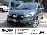 Używany Dacia Sandero Expression 91 KM (66 kW) 2025 Zielony Sedan/Limuzyna
