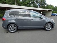 Neu VW Touran 150 PS (110 kW) 2025 Delfingrau Van / Kleinbus
