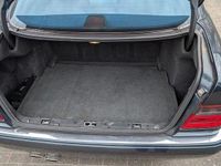 Gebraucht Mercedes E320 220 PS (161 kW) 1995 Blau Limousine