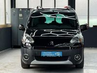 Gebraucht Peugeot TePee Active 92 PS (67 kW) 2015 Schwarz Van / Kleinbus