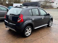 Gebraucht Dacia Sandero Stepway 84 PS (61 kW) 2012 Grau Kombi