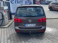 Gebraucht VW Touran Trendline 105 PS (77 kW) 2012 Braun Van / Kleinbus