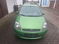 Gebraucht Ford Fiesta 80 PS (58 kW) 2008 Manzanagrün metallic Kleinwagen