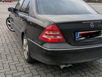 Gebraucht Mercedes C180 154 PS (113 kW) 2003 Schwarz Limousine