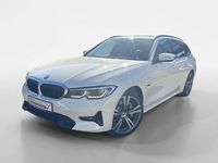 Gebraucht BMW 330e Sport Line 252 PS (185 kW) 2022 Alpinweiß uni Kombi