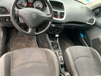 Gebraucht Peugeot 206 73 PS (53 kW) 2009 Weiß Limousine