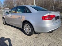 Gebraucht Audi A4 Attraction 120 PS (88 kW) 2012 Eissilber metallic Limousine