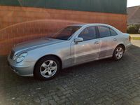 Gebraucht Mercedes E220 150 PS (110 kW) 2005 Silber Limousine