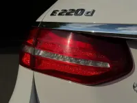 Gebraucht Mercedes E220 194 PS (142 kW) 2018 Weiß Kombi